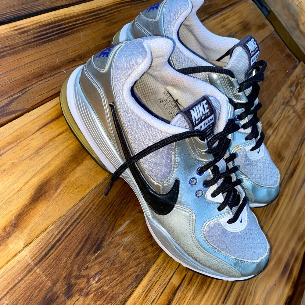 Retro Metallic Silver Air Team Training Nikes sz 7